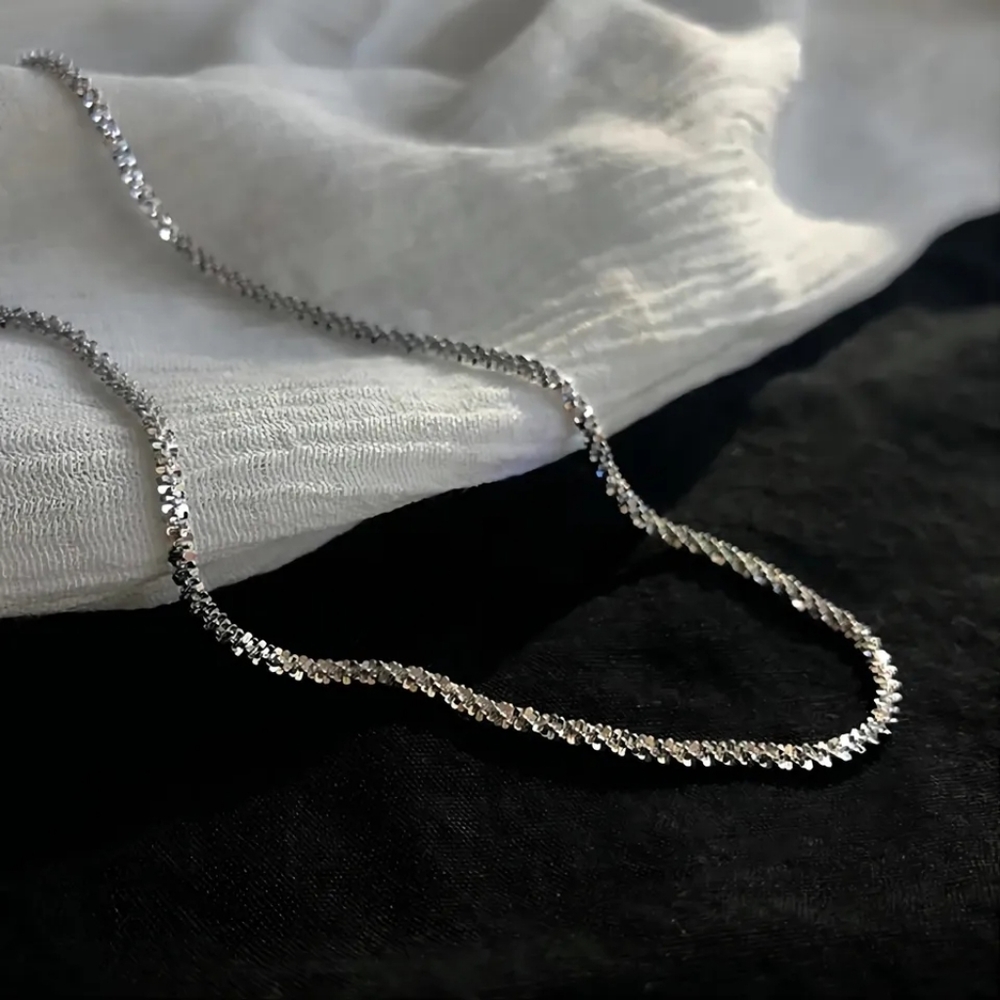 Sparkling Clavicle Chain Choker Necklace - Picture 3 of 5